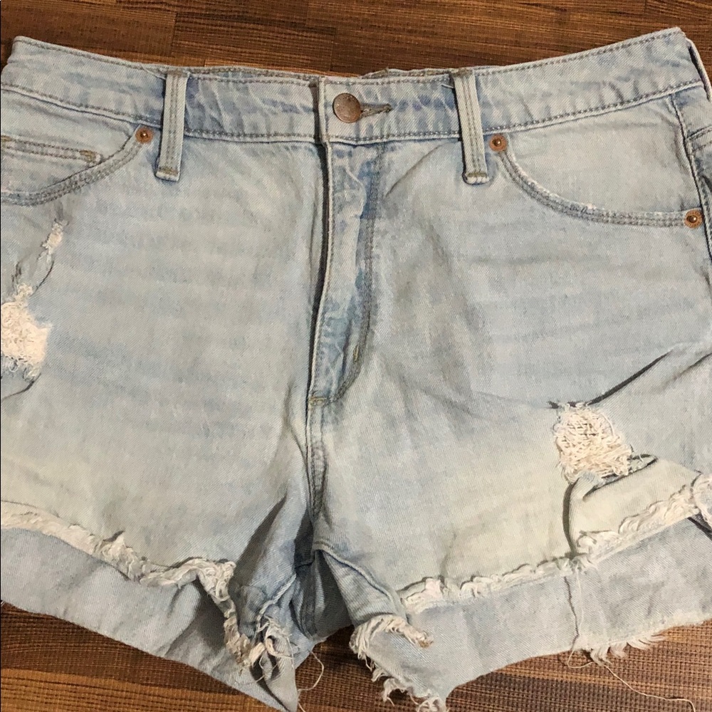Universal Thread High Rise Light Wash Distressed Jean Shorts size 8